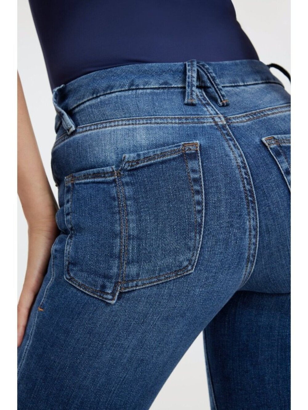 Good American Good Legs Flare Jeans Sz 4 15 NWT Cashmere Blend High Rise - Picture 4 of 15